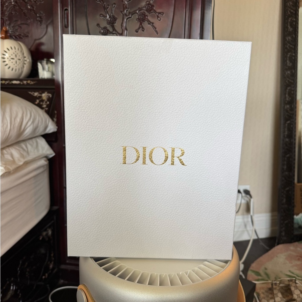 Dior box